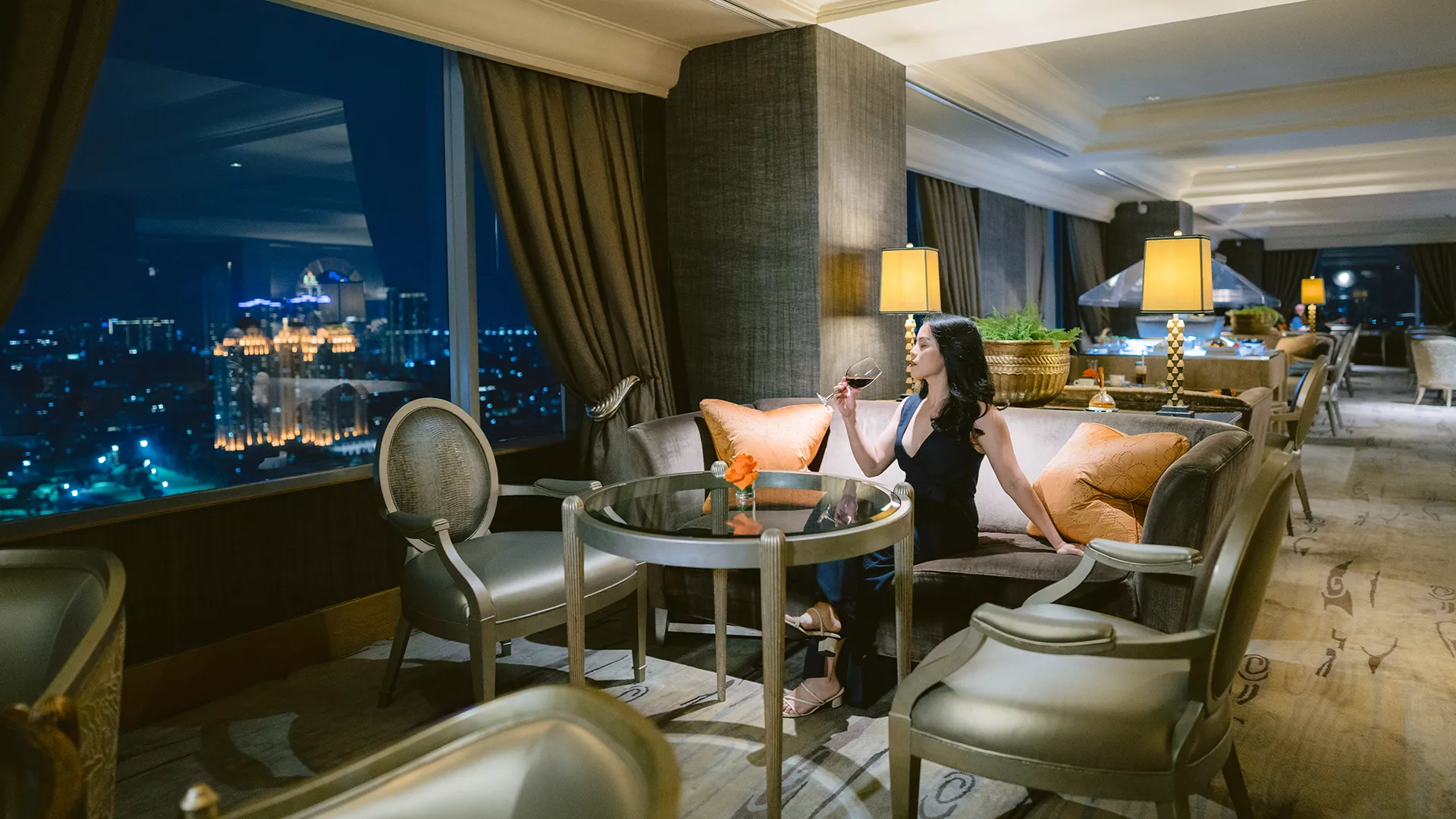 10 Mulia Executive Lounge